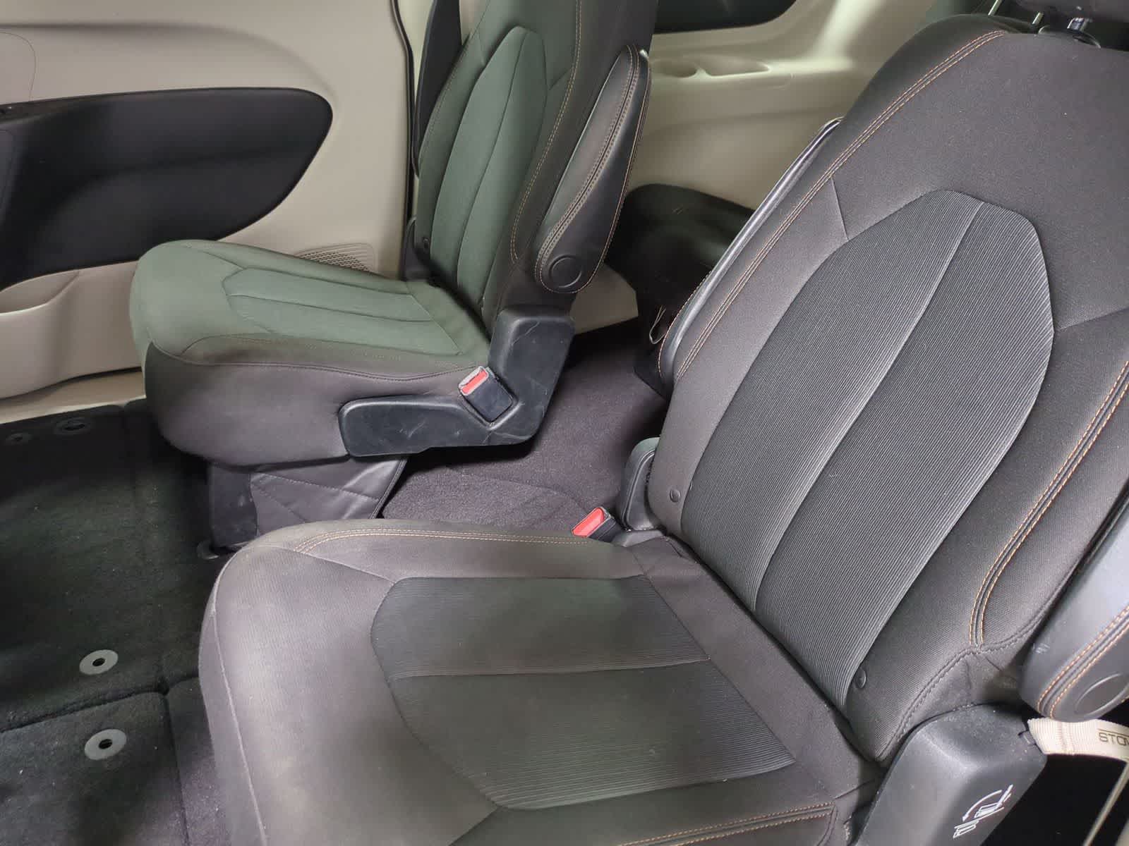 Thumbnail: 2017 Chrysler Pacifica - 19