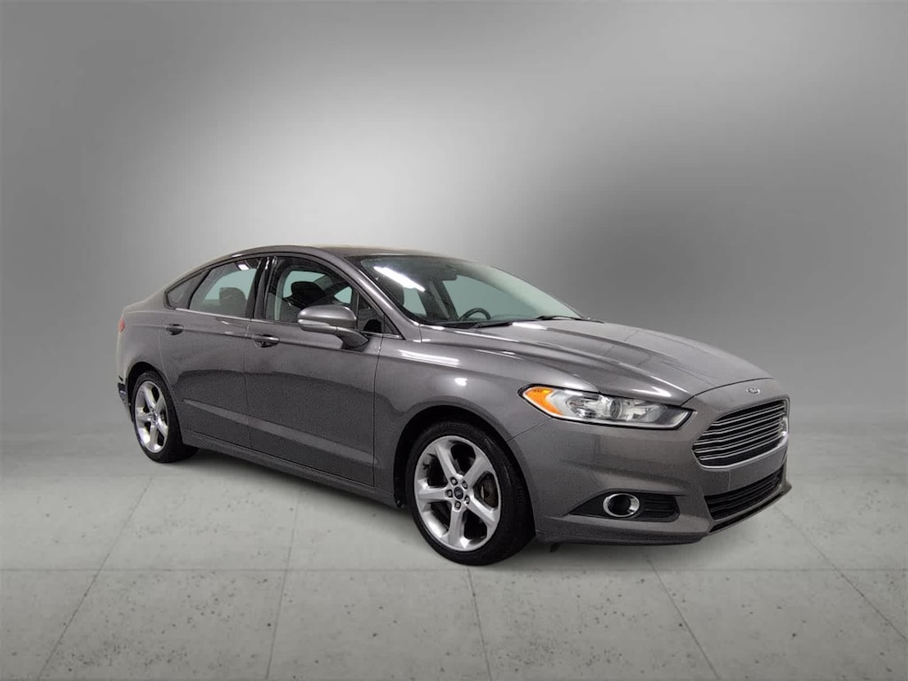 Used 2013 Ford Fusion SE Sedan