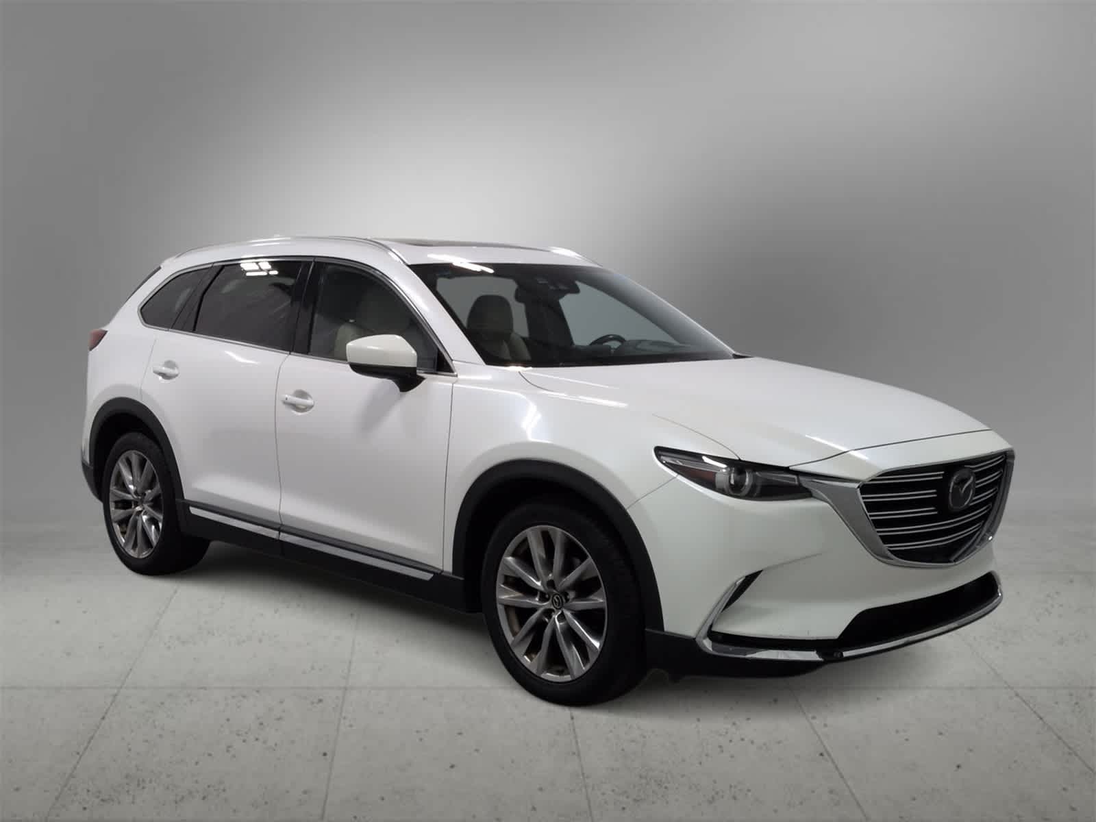 2017 Mazda CX-9 Grand Touring photo 2