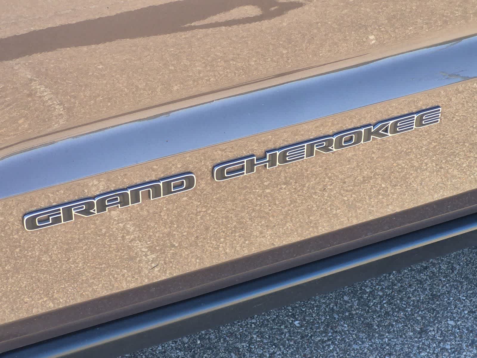 Thumbnail: 2017 Jeep Grand Cherokee - 13
