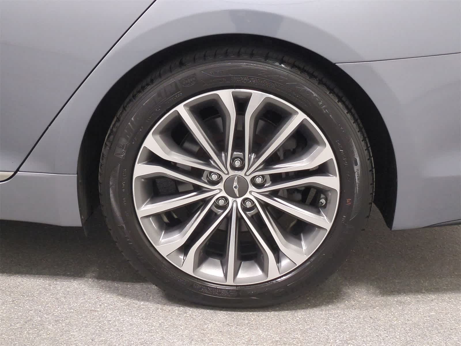 Thumbnail: 2015 Hyundai Genesis - 14
