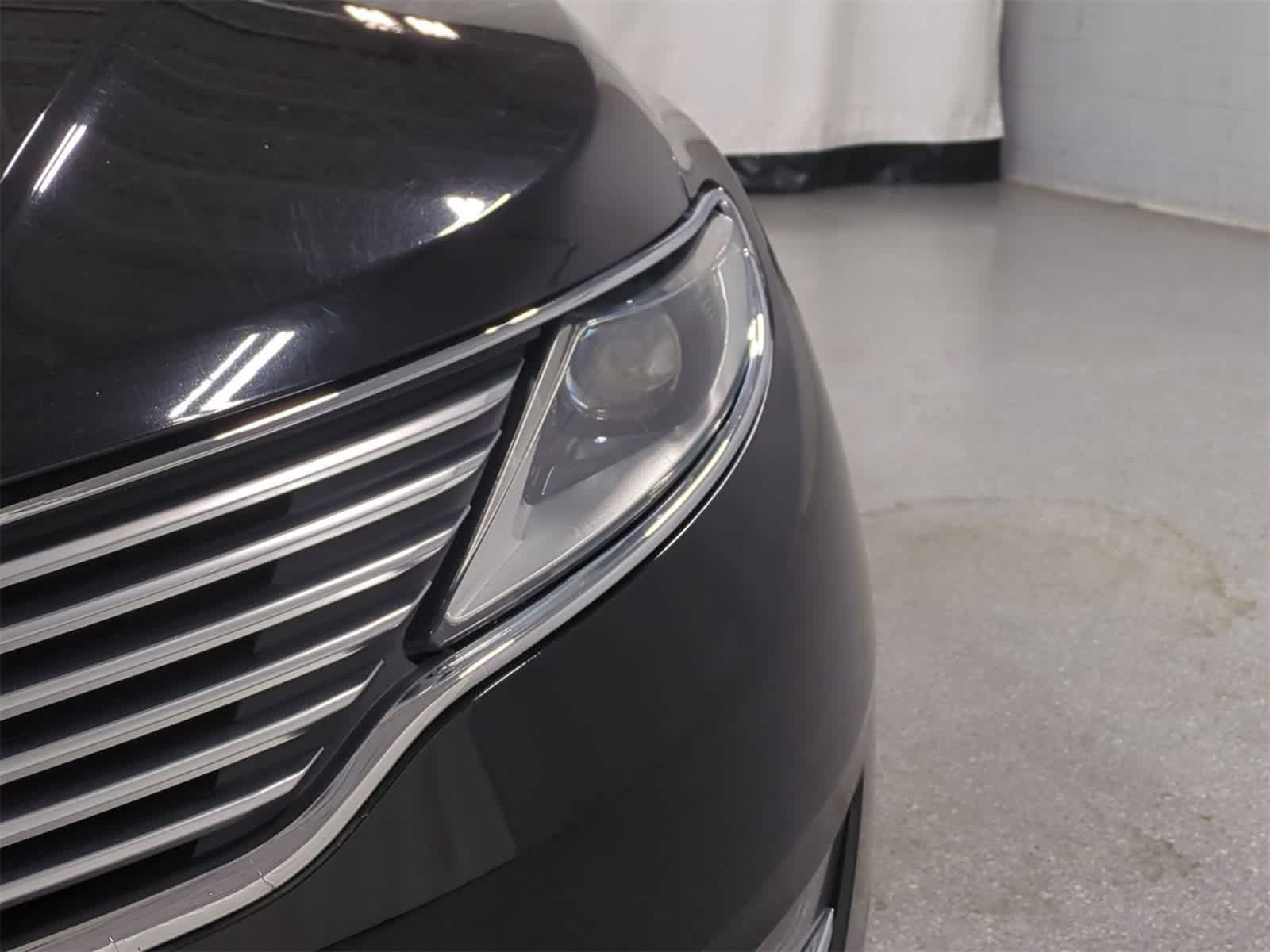 Thumbnail: 2016 Lincoln MKZ - 11