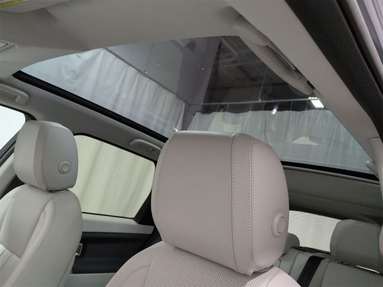 Thumbnail: 2018 Land Rover Discovery Sport - 20