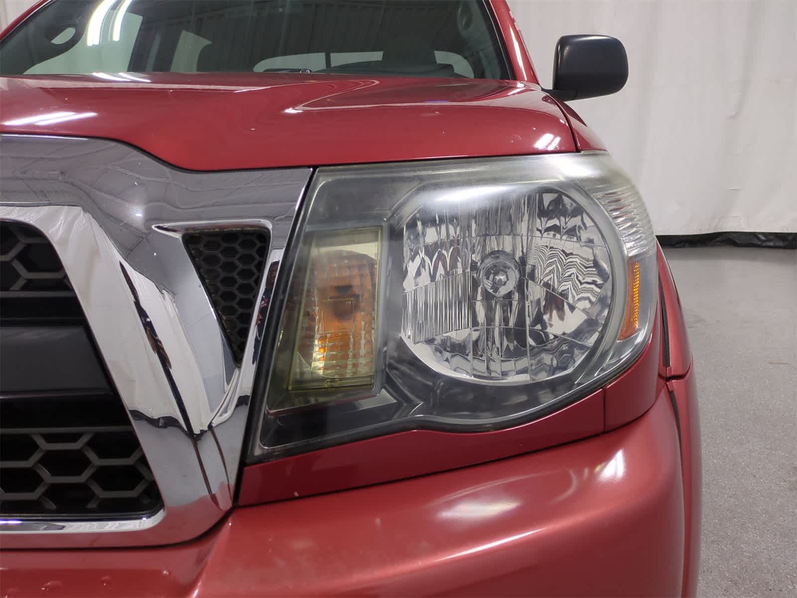 Thumbnail: 2011 Toyota Tacoma - 11