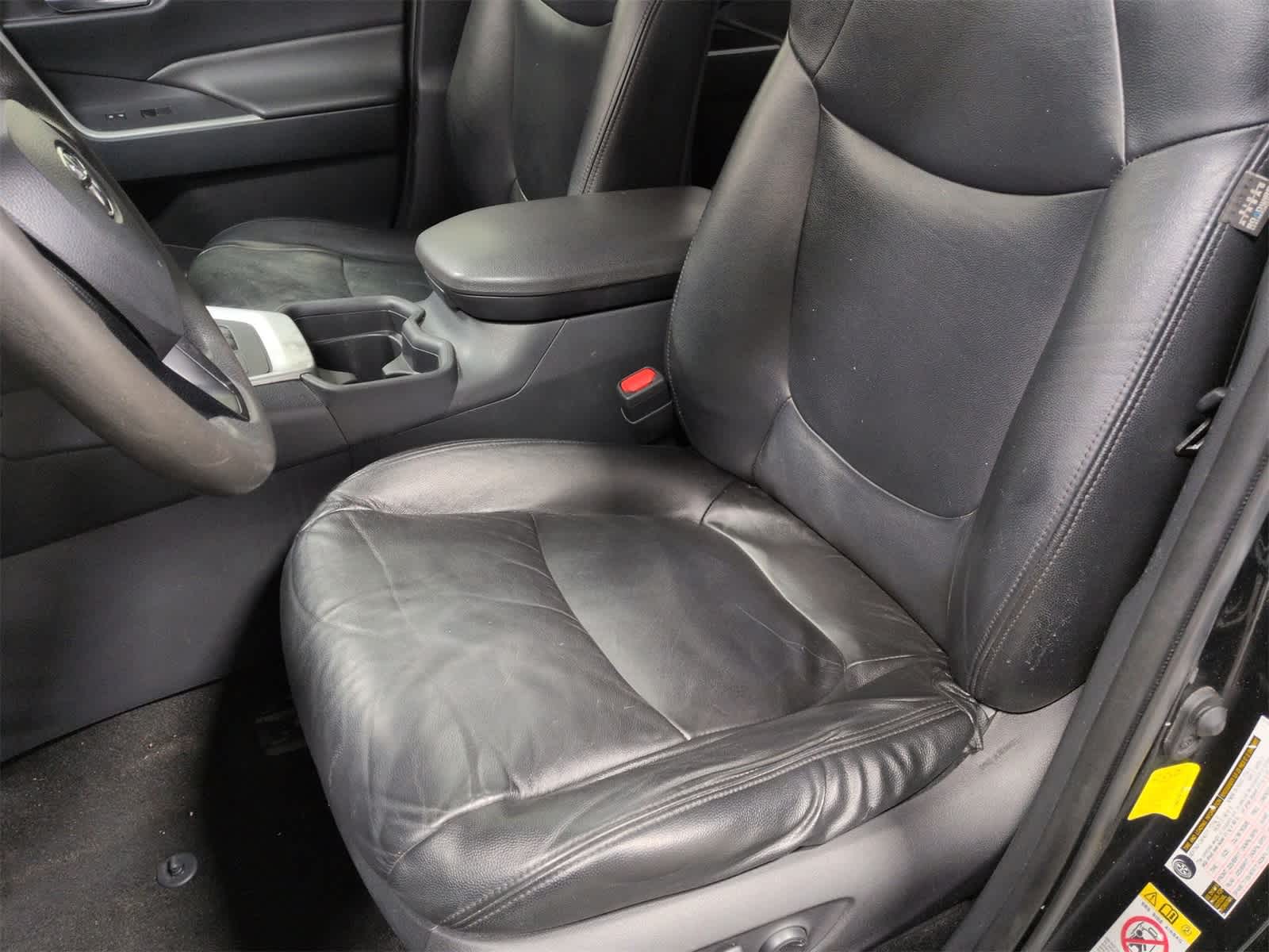 Thumbnail: 2019 Toyota RAV4 - 16