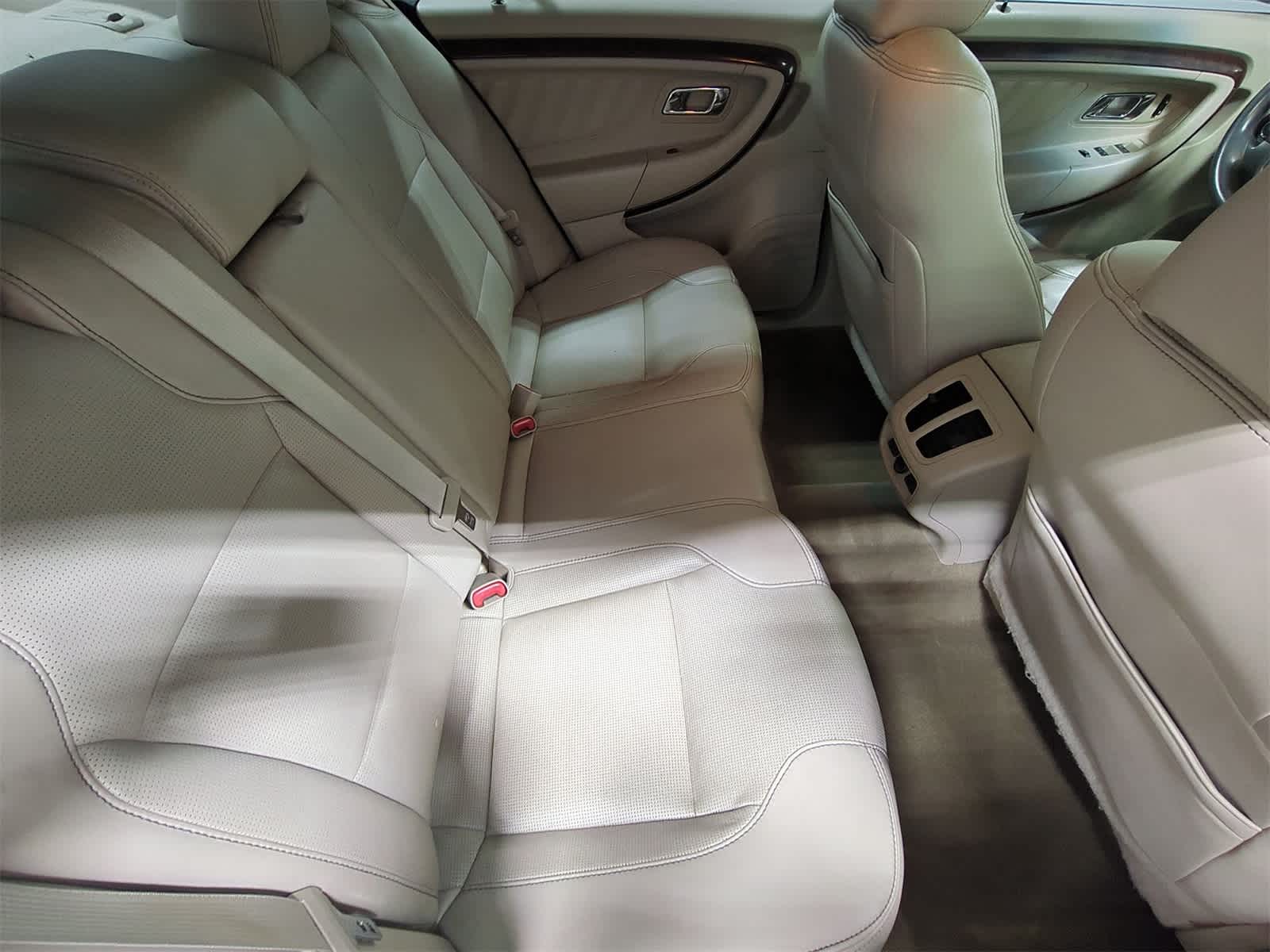 Thumbnail: 2011 Ford Taurus - 22