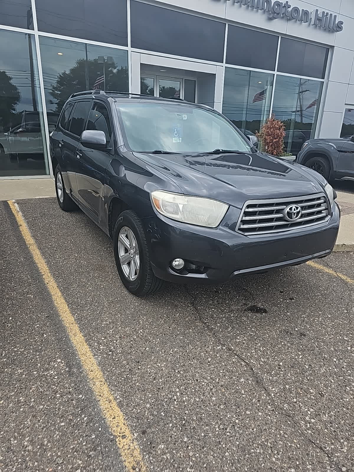 Thumbnail: 2010 Toyota Highlander - 1