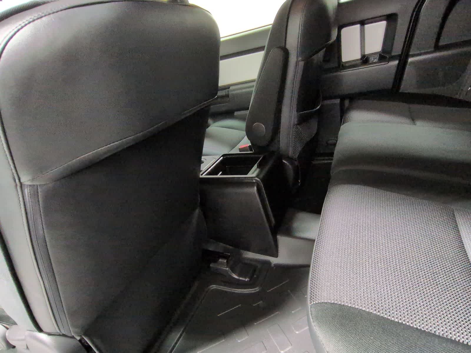 Thumbnail: 2008 Toyota FJ Cruiser - 18