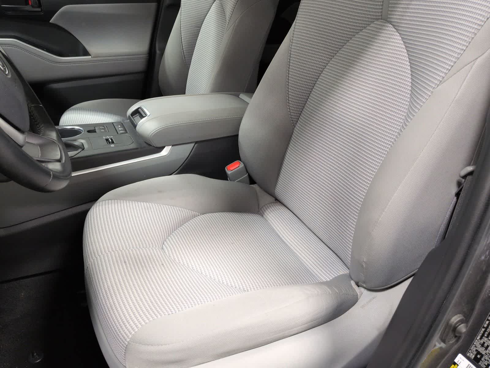 Thumbnail: 2022 Toyota Highlander - 17