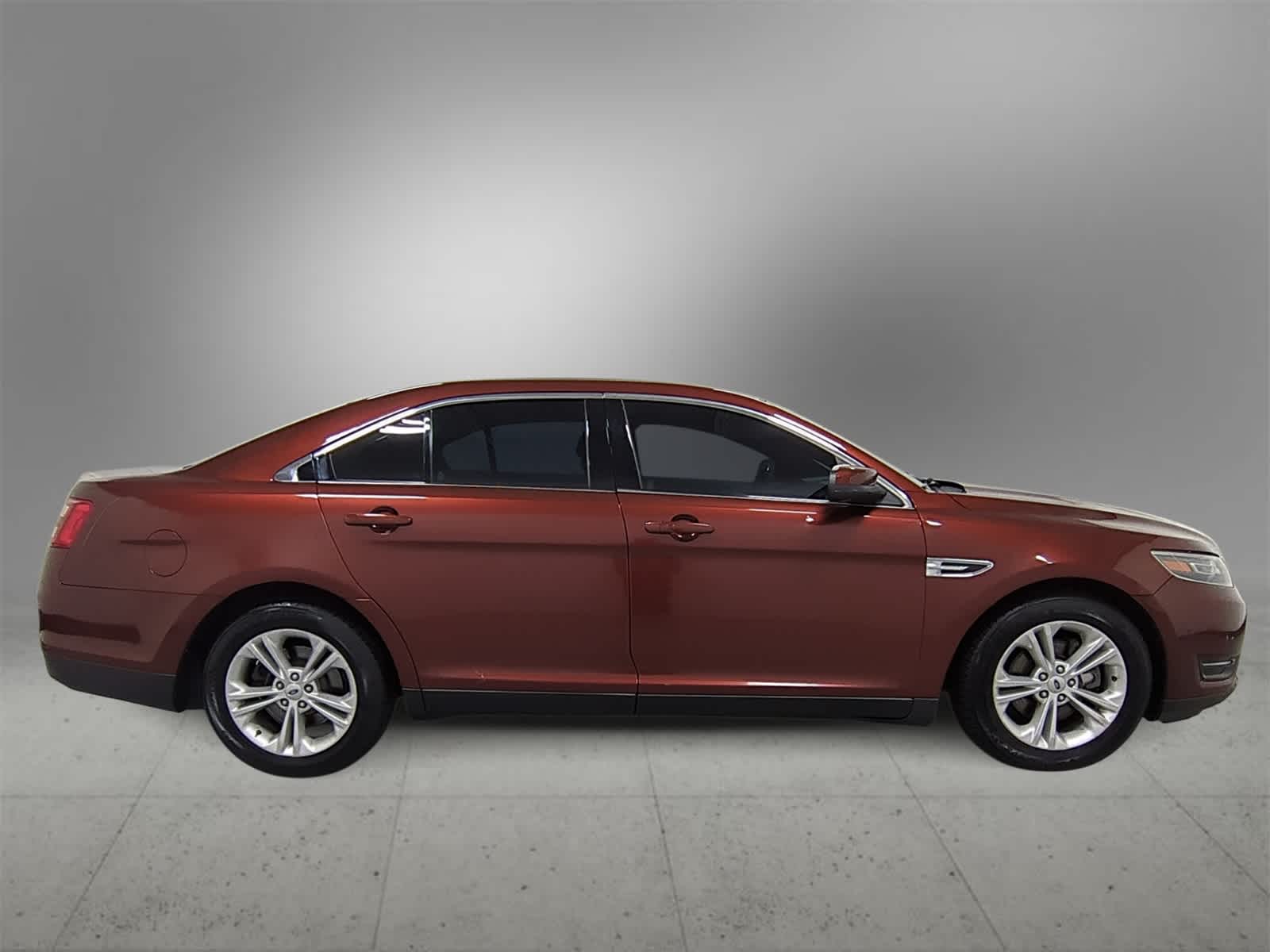 Thumbnail: 2016 Ford Taurus - 9