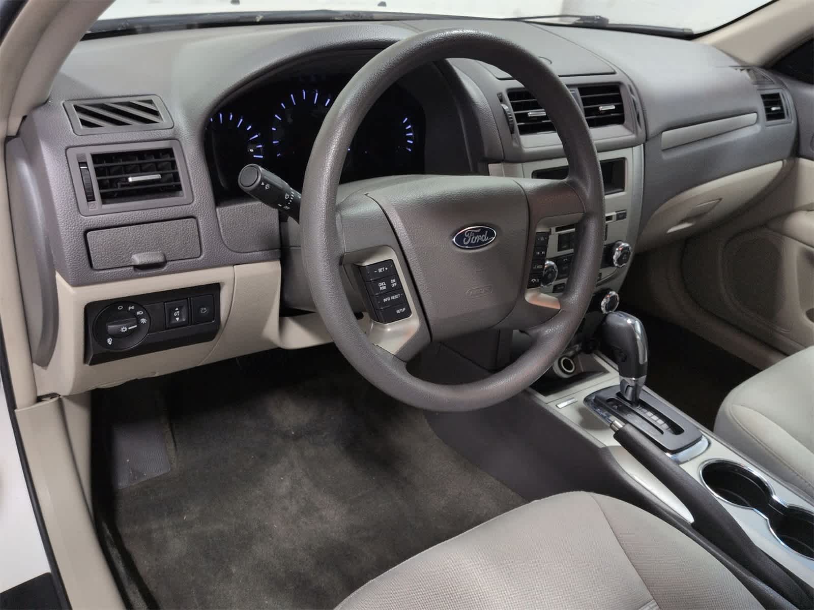 Thumbnail: 2012 Ford Fusion - 10