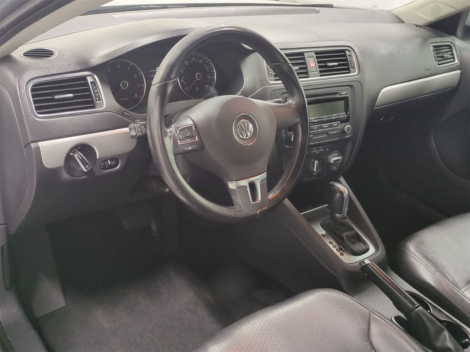 Thumbnail: 2014 Volkswagen Jetta - 10