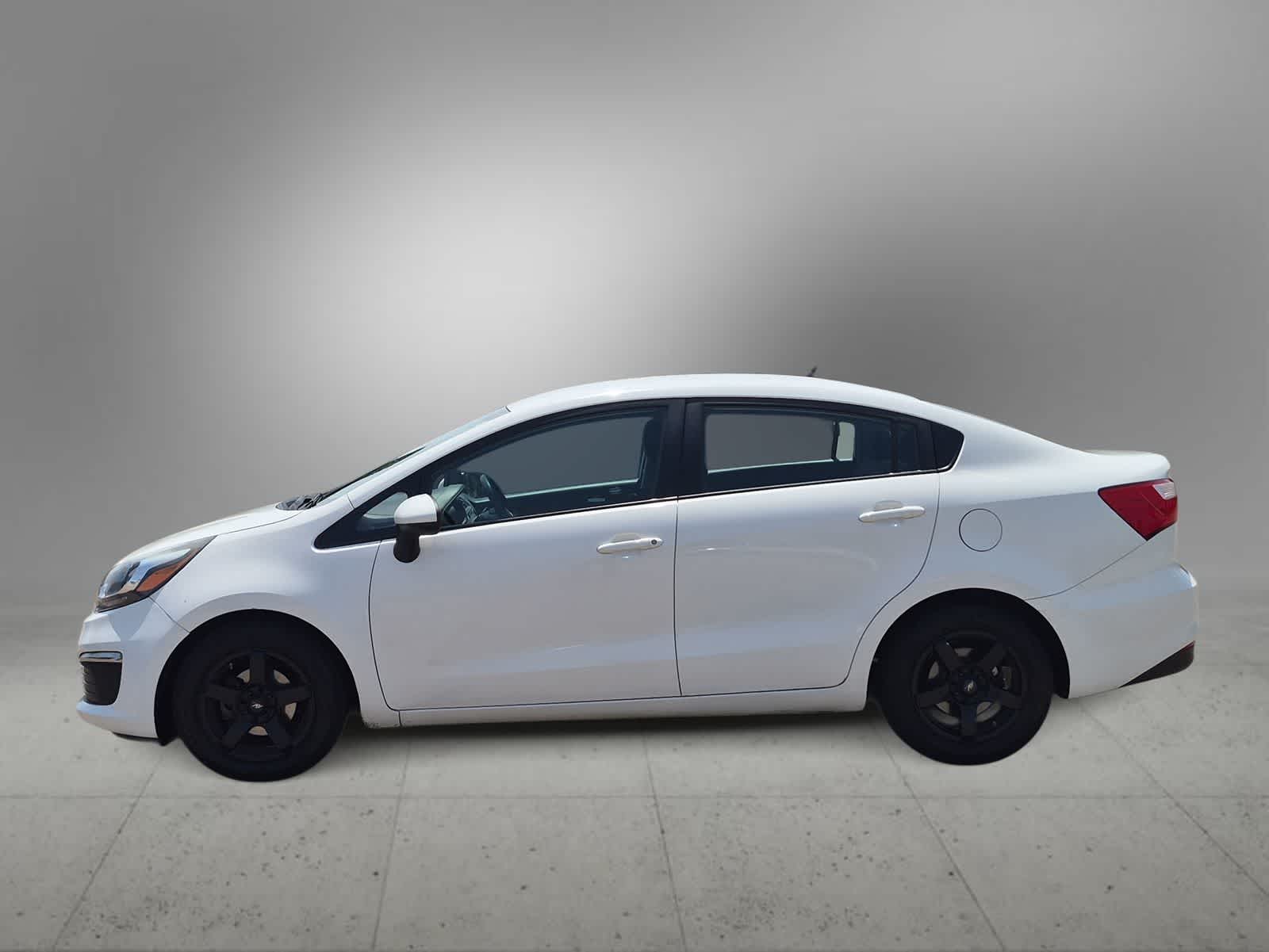 Thumbnail: 2016 Kia Rio - 5