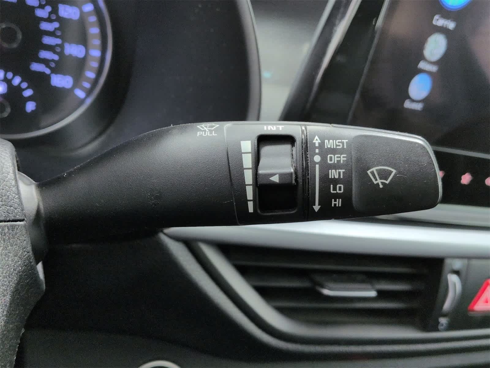 Thumbnail: 2023 Kia Forte - 28