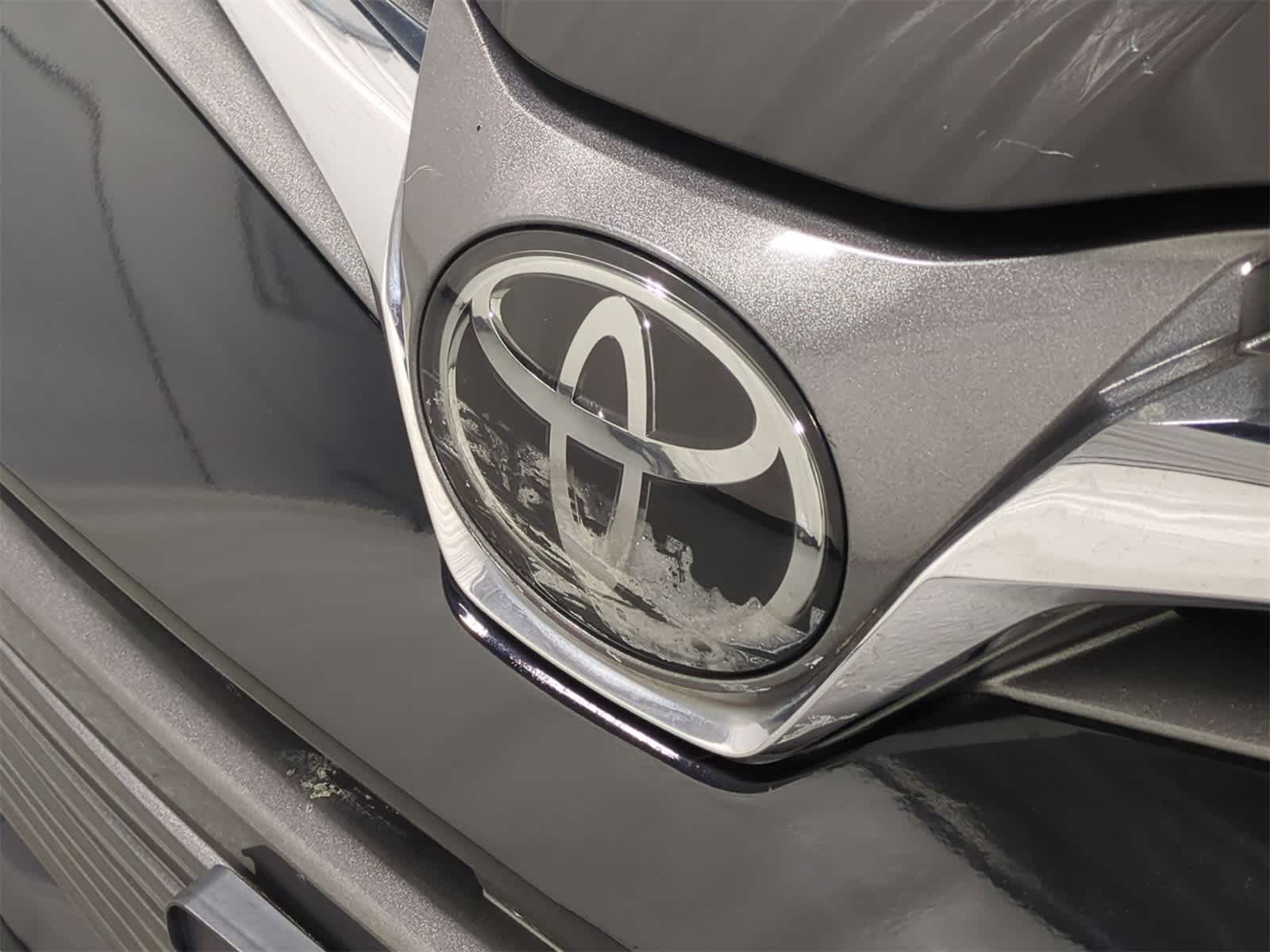 Thumbnail: 2020 Toyota Sienna - 12
