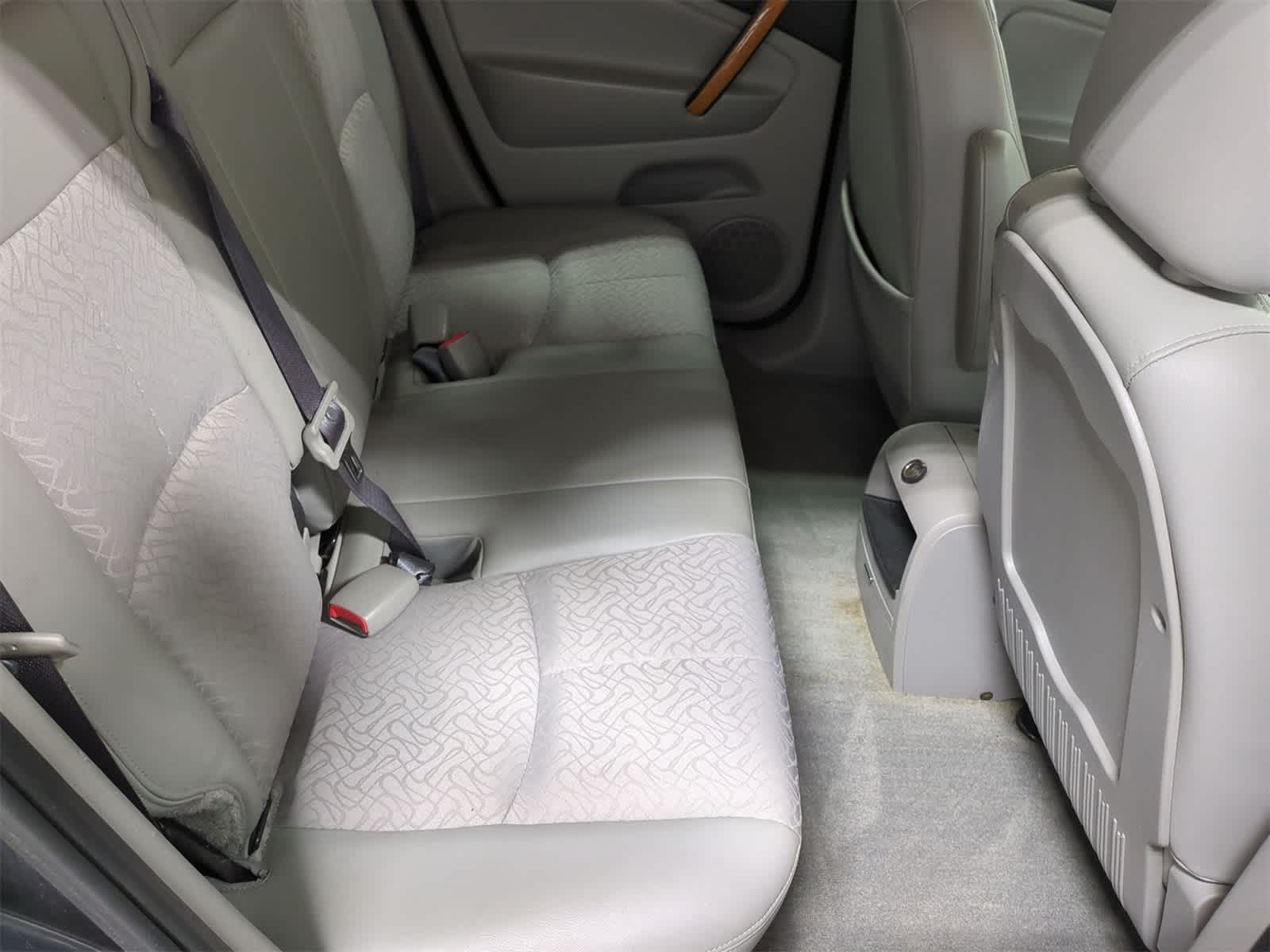 Thumbnail: 2006 Saturn VUE - 19