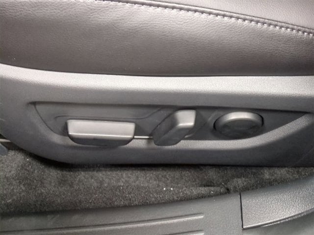 Thumbnail: 2025 Mazda CX-50 - 17