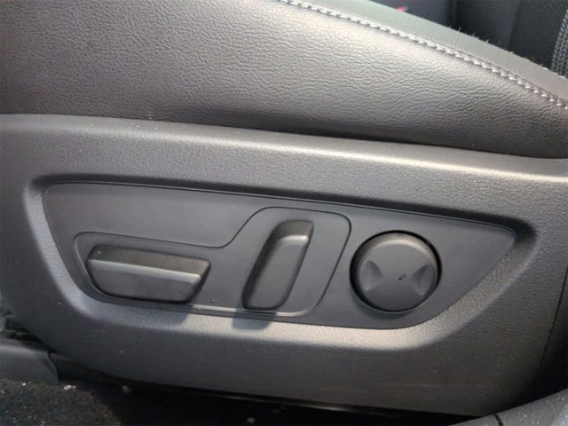 Thumbnail: 2026 Mazda CX-50 - 18