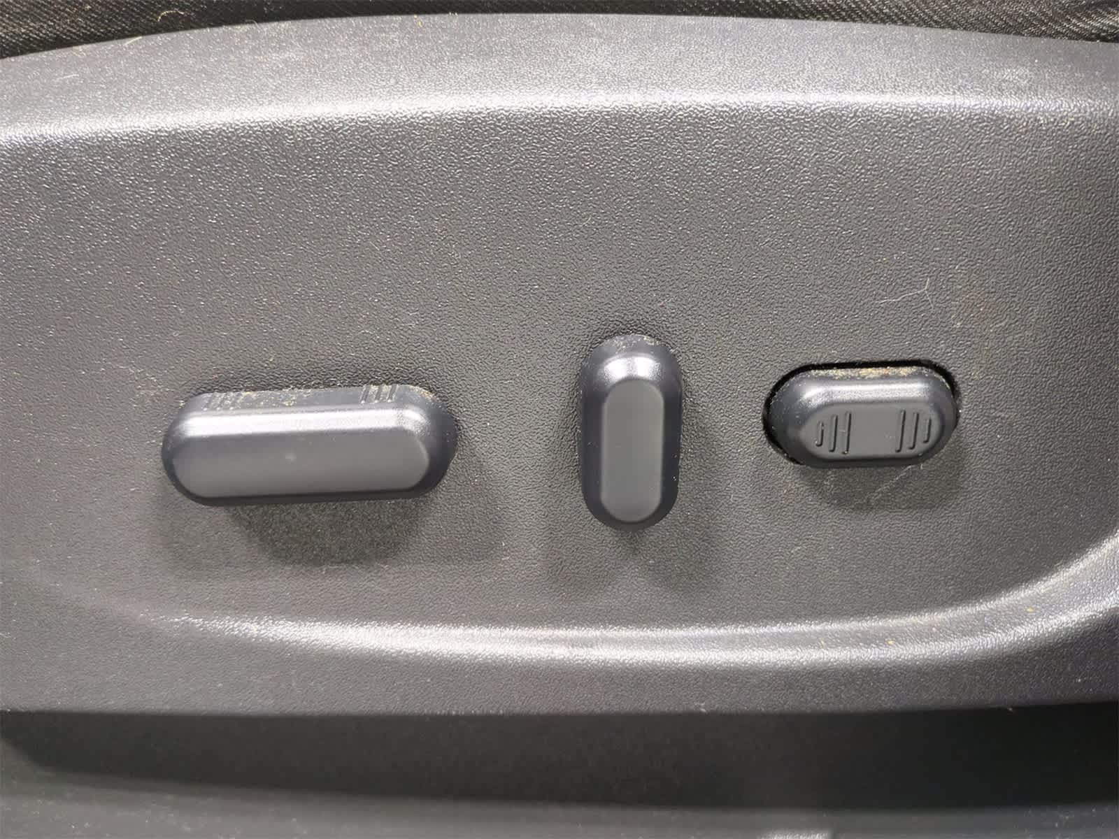 Thumbnail: 2014 Ford Escape - 18