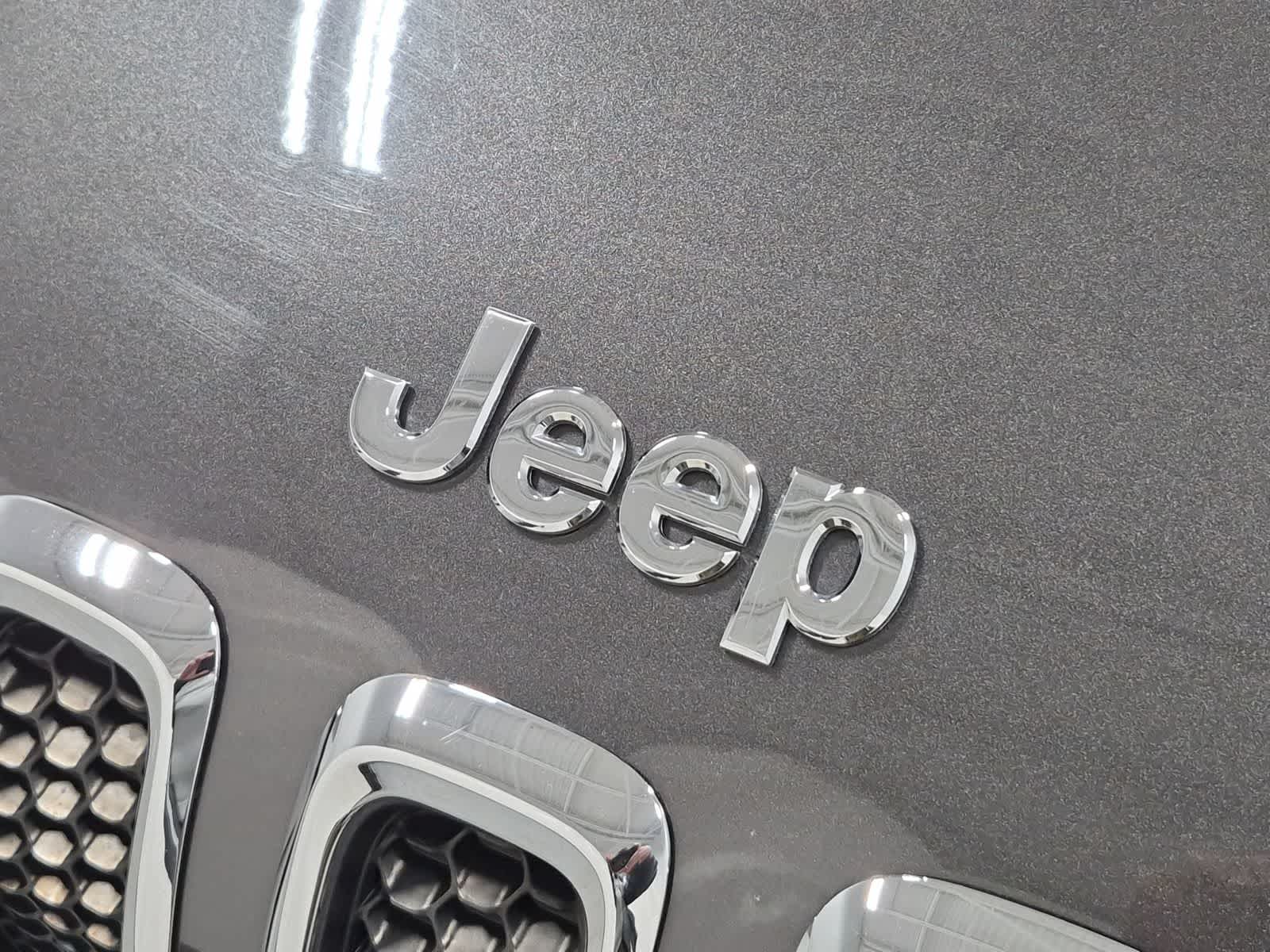 Thumbnail: 2014 Jeep Cherokee - 19