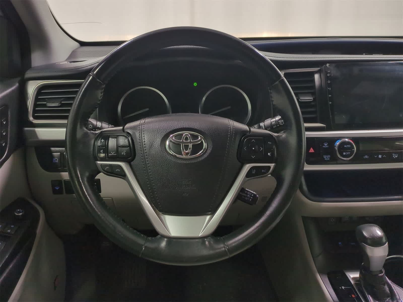 2018 Toyota Highlander Limited 25