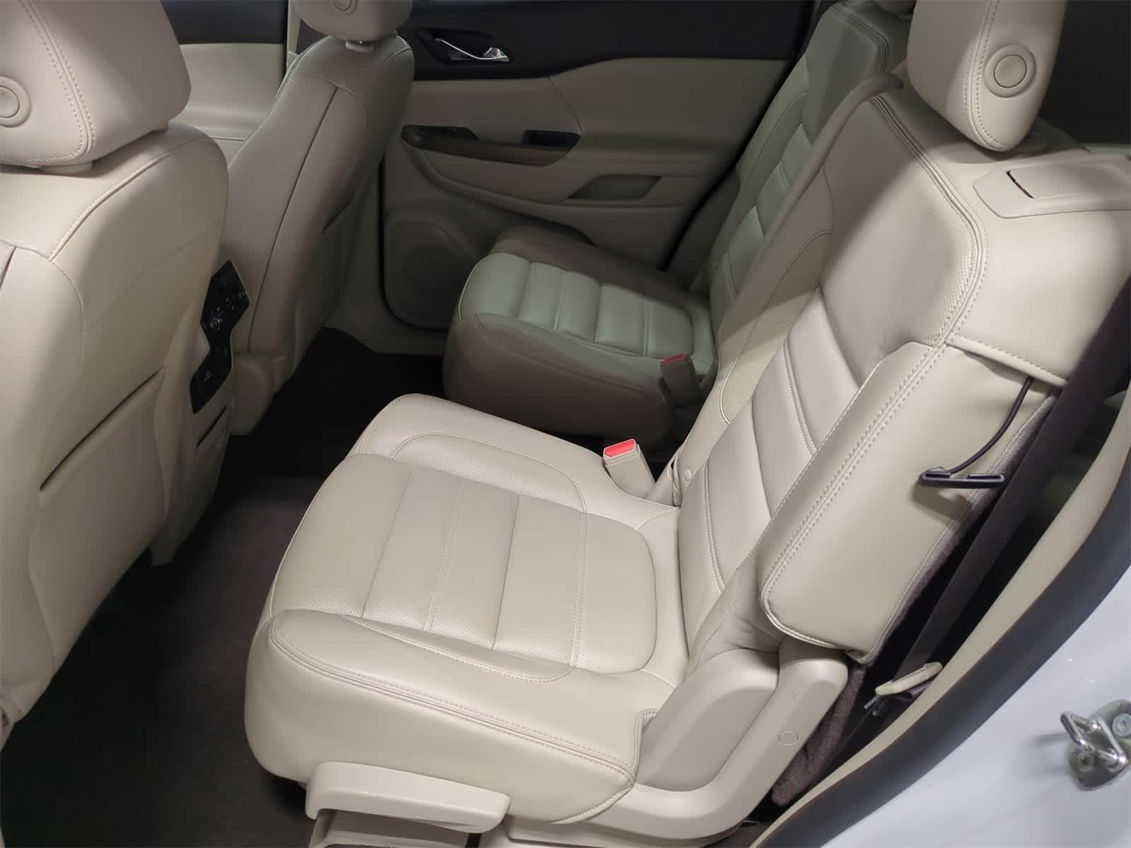 Thumbnail: 2017 GMC Acadia - 19
