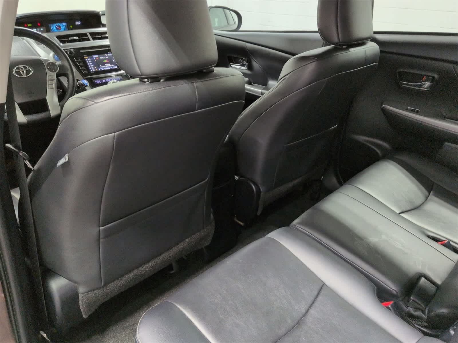 Thumbnail: 2017 Toyota Prius v - 19