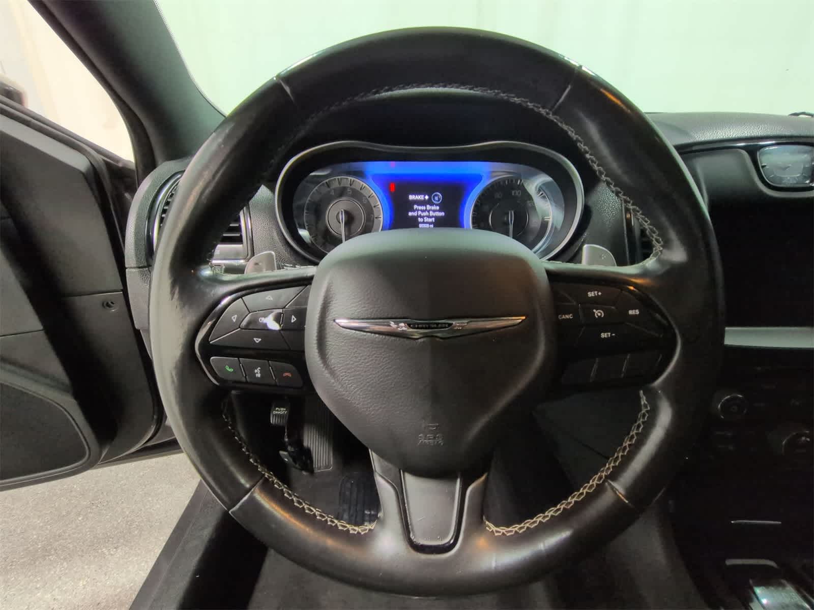 Thumbnail: 2022 Chrysler 300 - 25