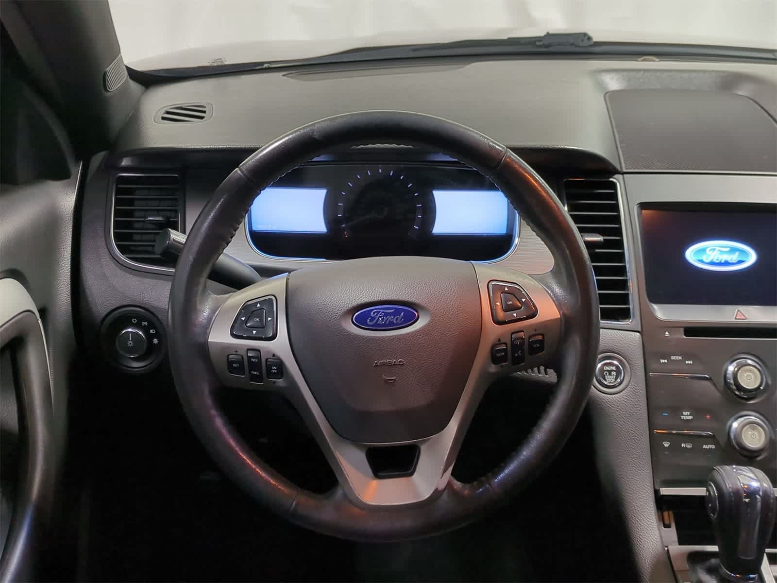 Thumbnail: 2016 Ford Taurus - 23