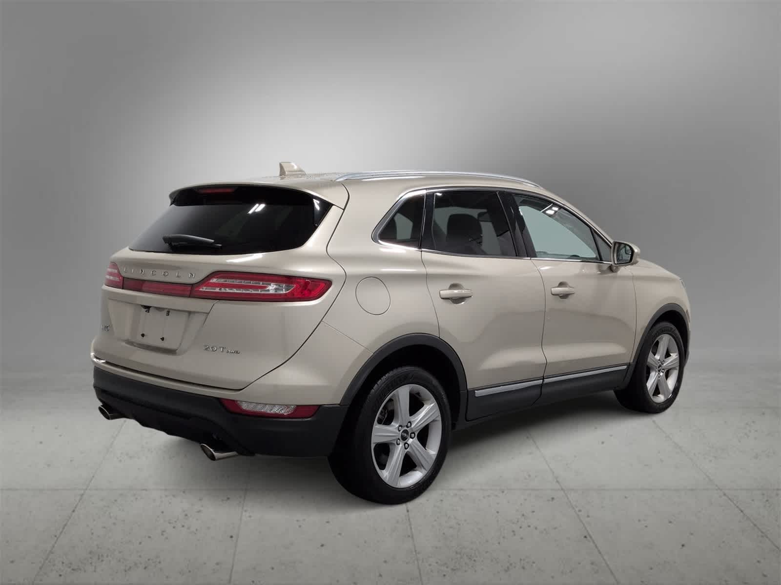 Thumbnail: 2017 Lincoln MKC - 8