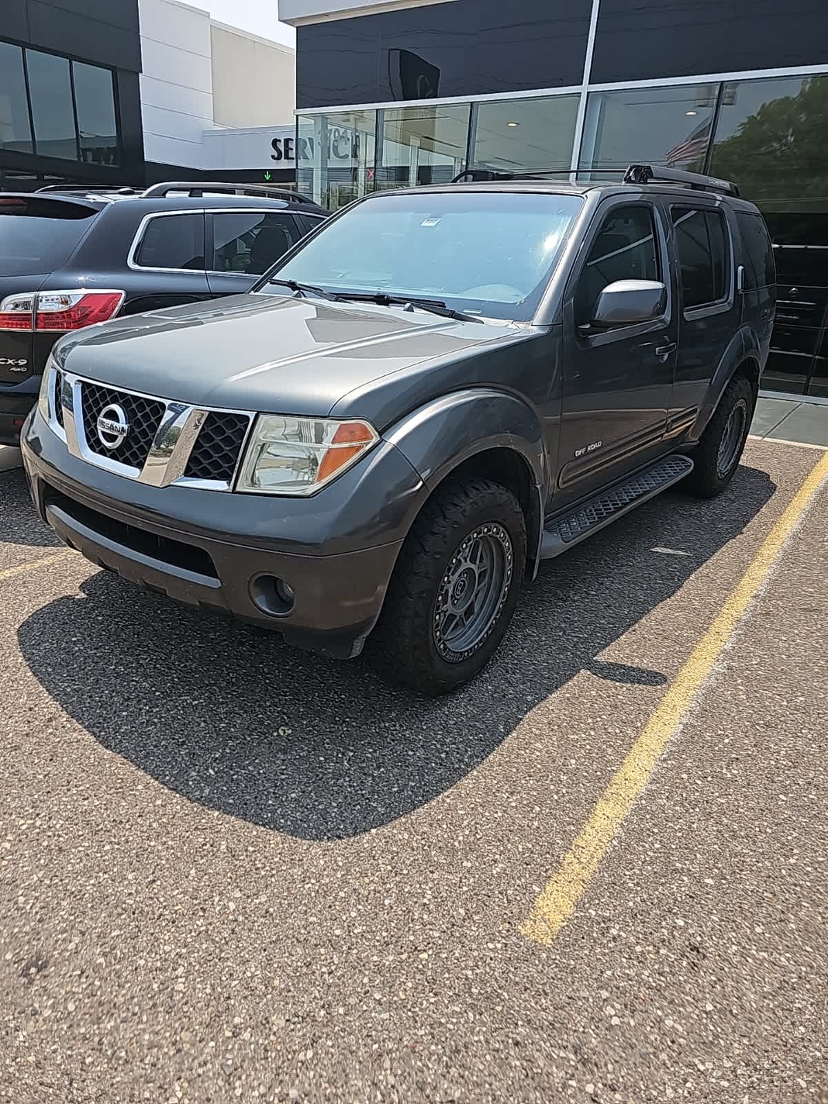 Thumbnail: 2005 Nissan Pathfinder - 3