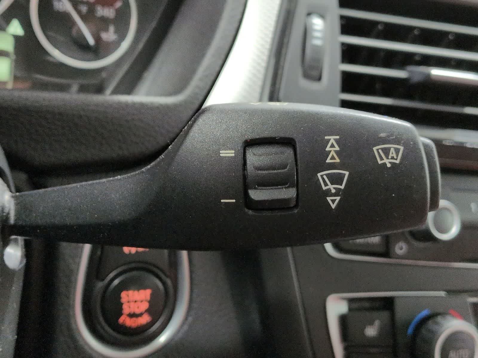 Thumbnail: 2016 BMW 3 Series - 28