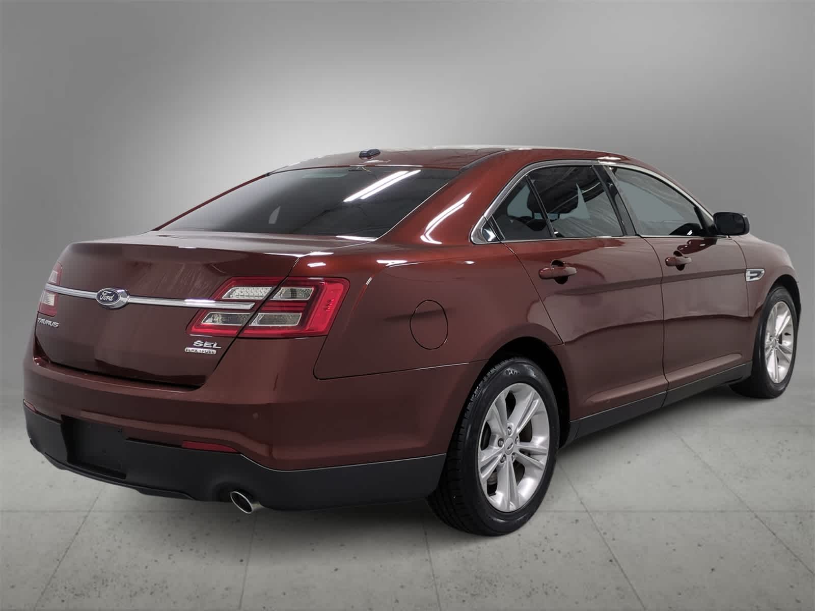 Thumbnail: 2016 Ford Taurus - 8