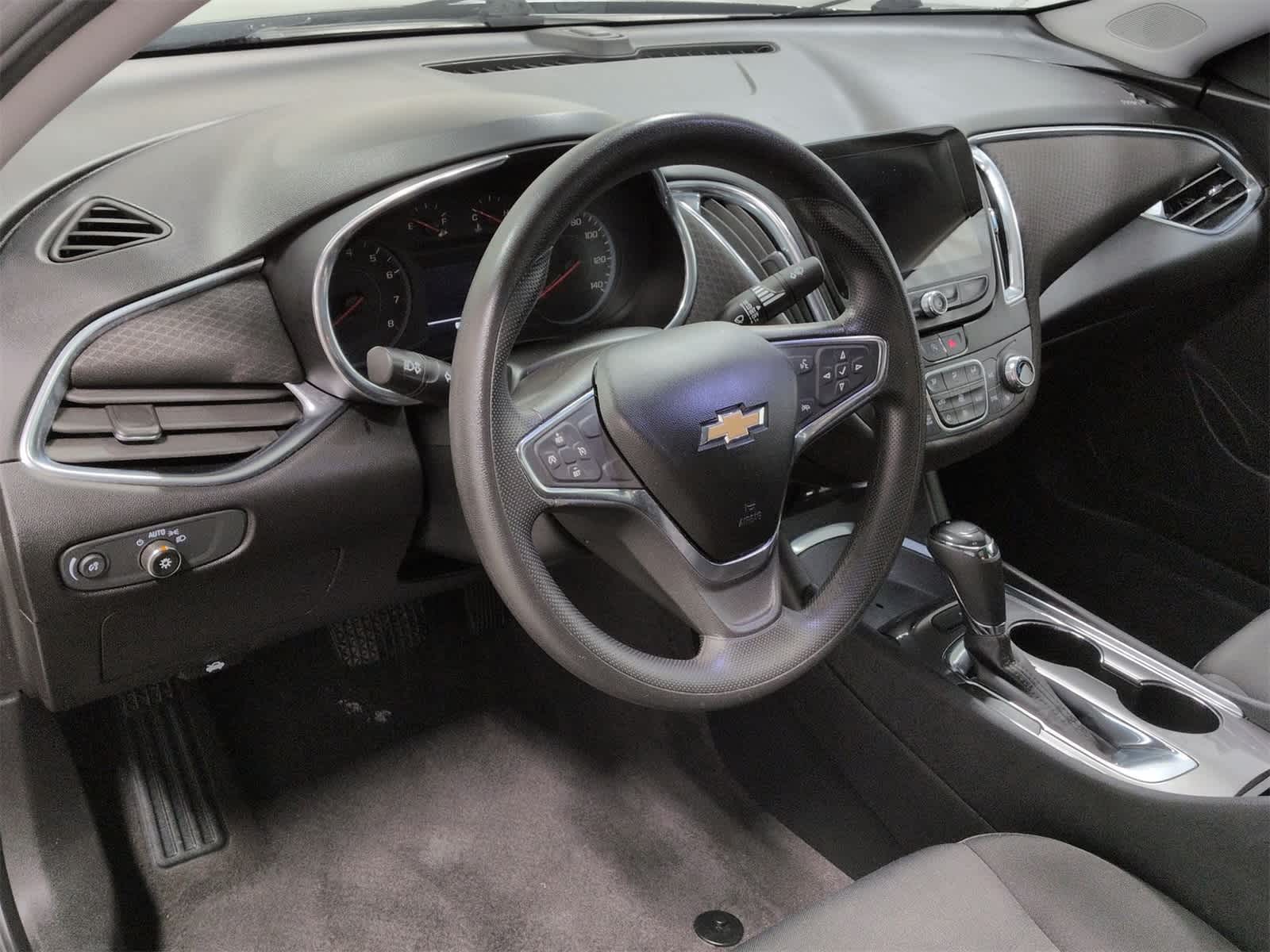 Thumbnail: 2020 Chevrolet Malibu - 10