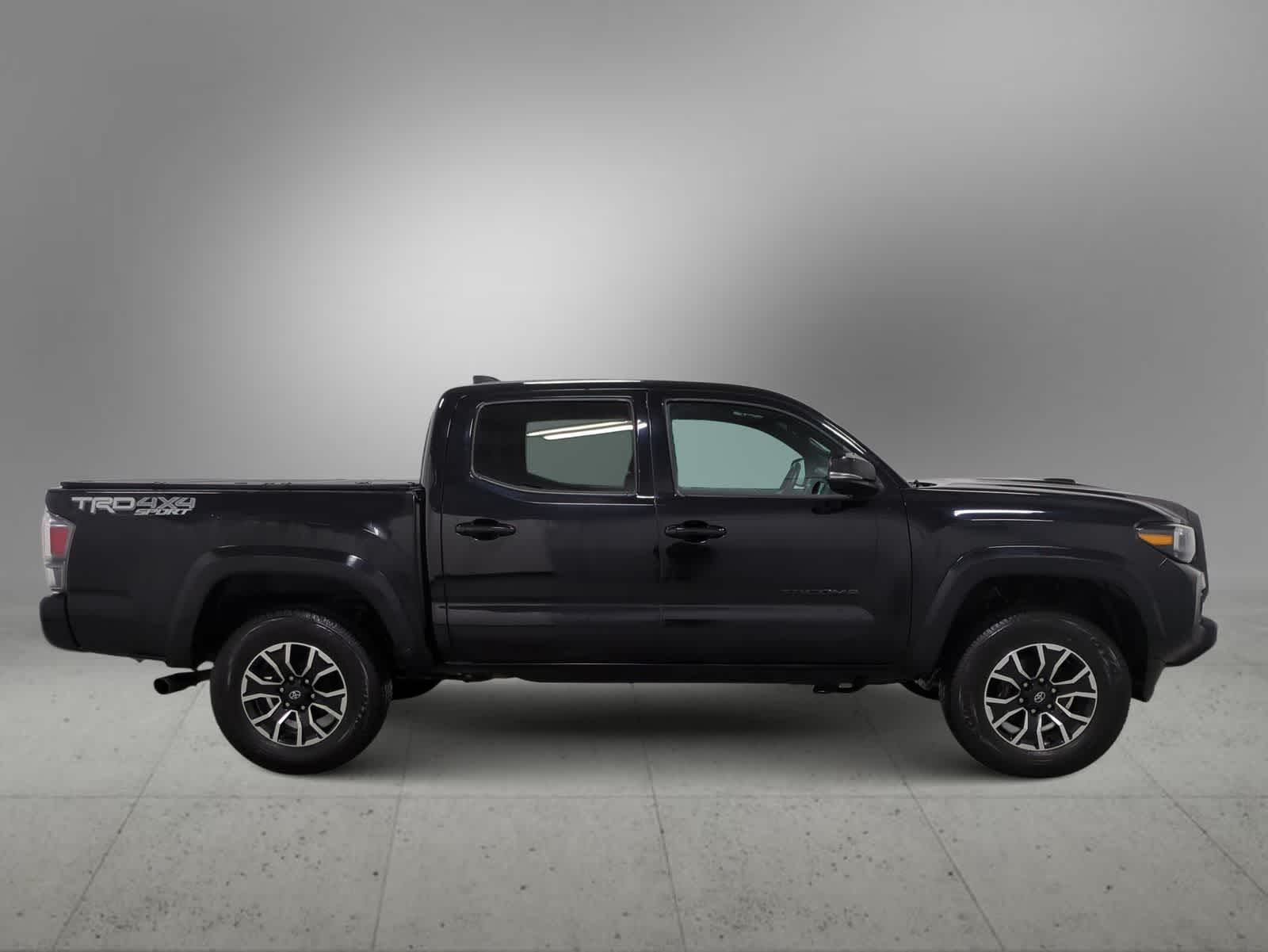 Thumbnail: 2022 Toyota Tacoma - 9