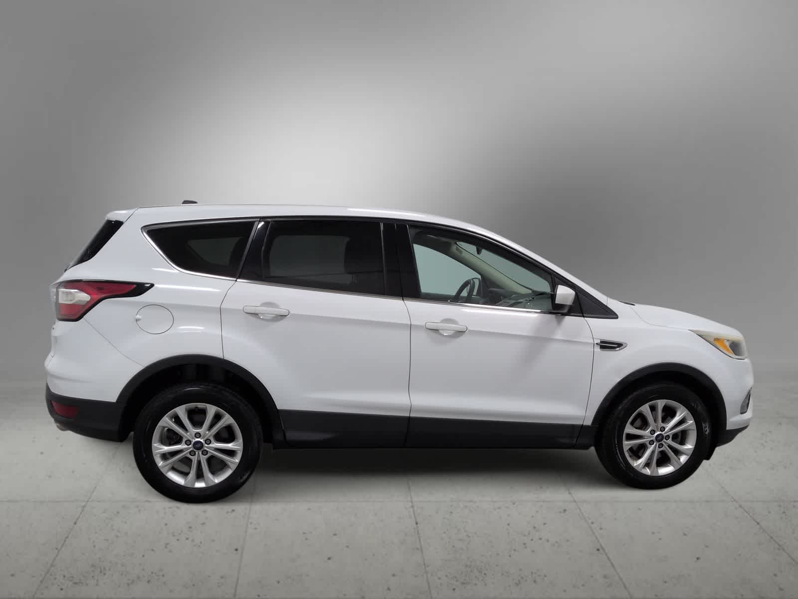 Thumbnail: 2017 Ford Escape - 9