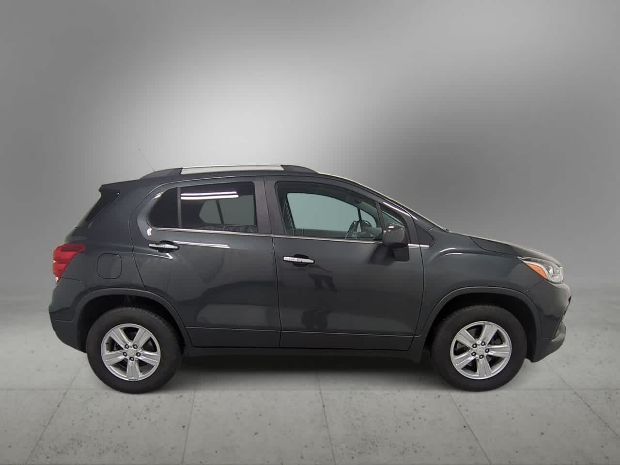 Thumbnail: 2017 Chevrolet Trax - 9