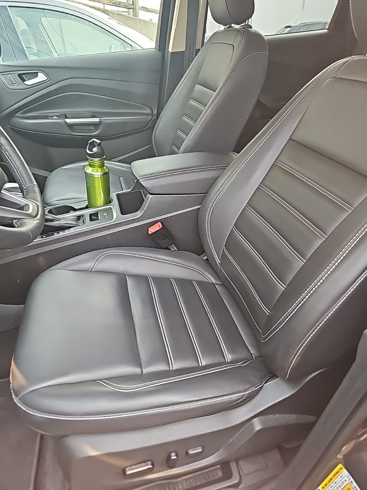 Thumbnail: 2019 Ford Escape - 6