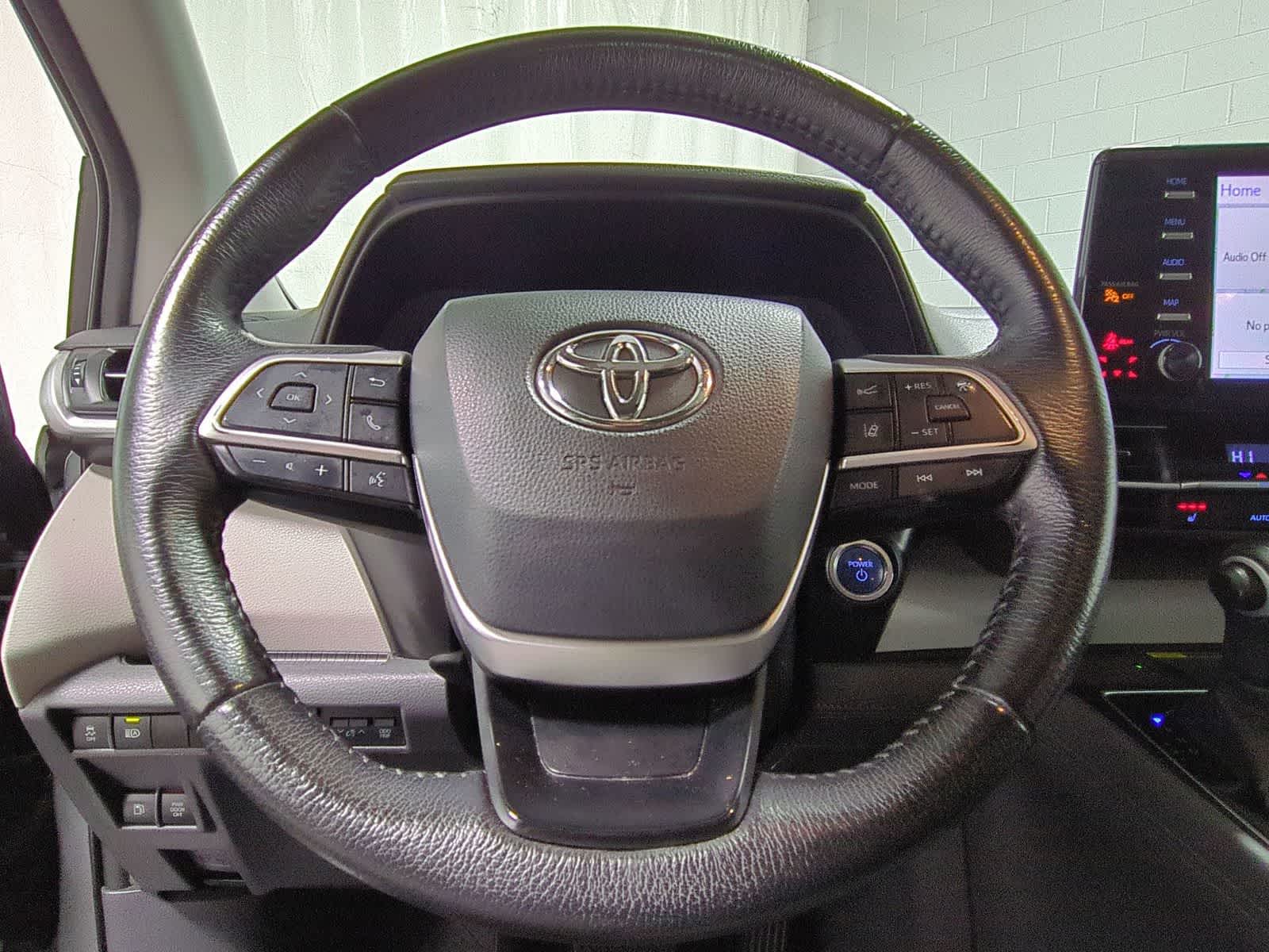 Thumbnail: 2021 Toyota Sienna - 32