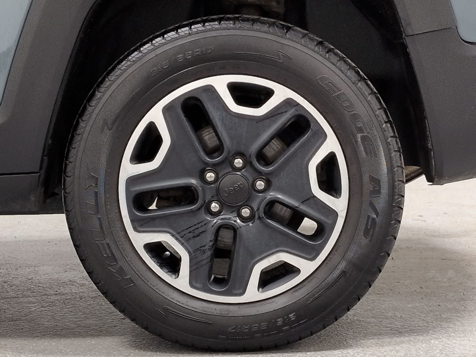 Thumbnail: 2017 Jeep Renegade - 14