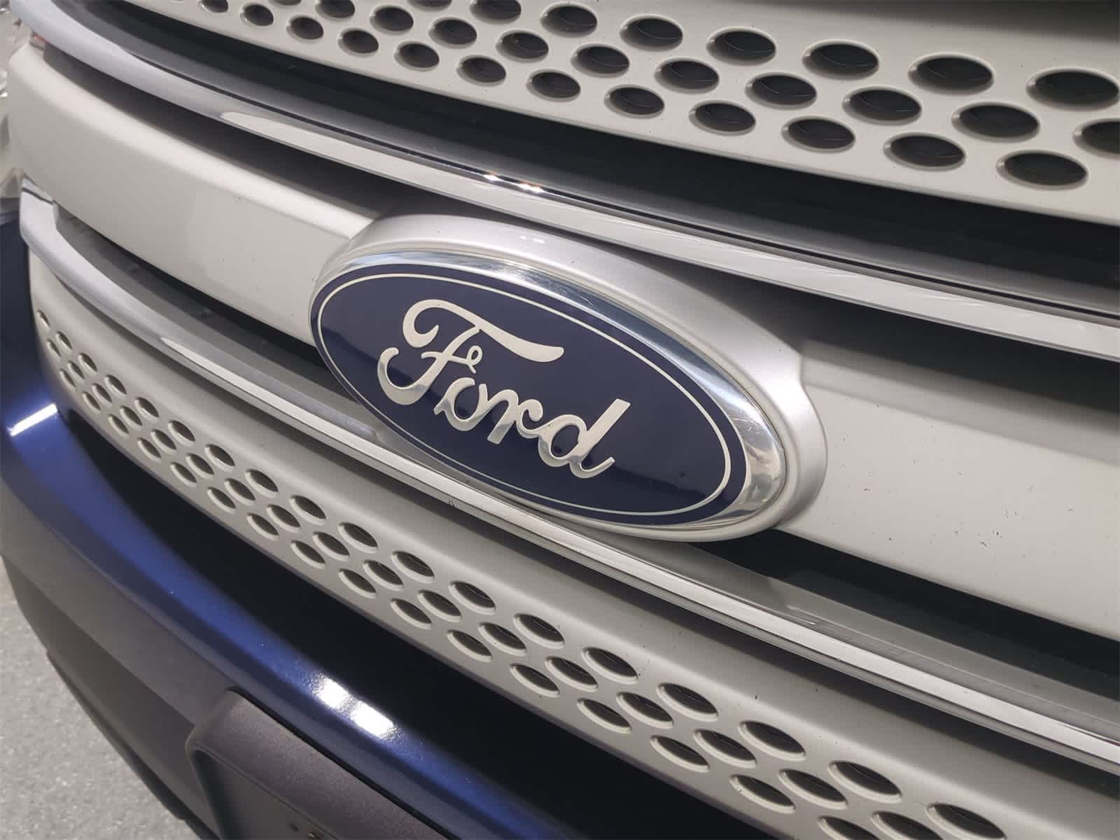 Thumbnail: 2012 Ford Explorer - 12