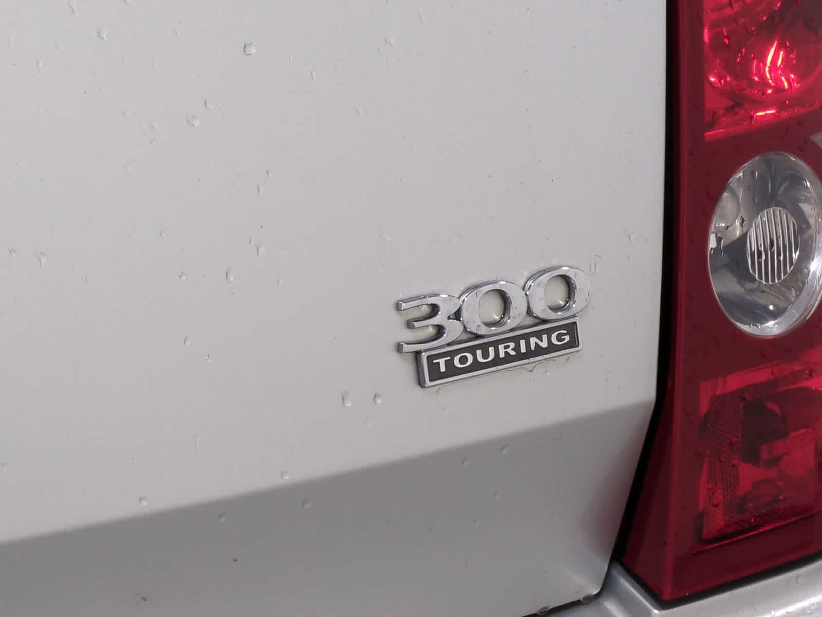 Thumbnail: 2010 Chrysler 300 - 13