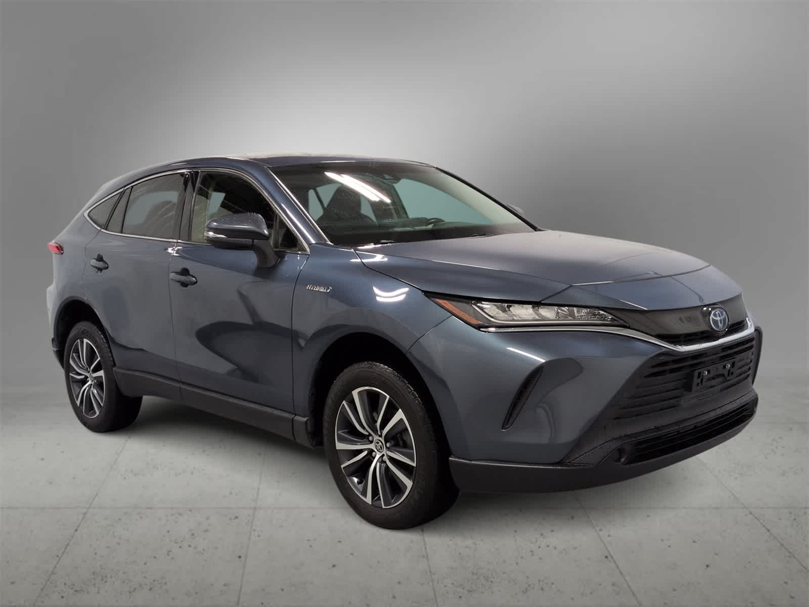 2021 Toyota Venza LE photo 2