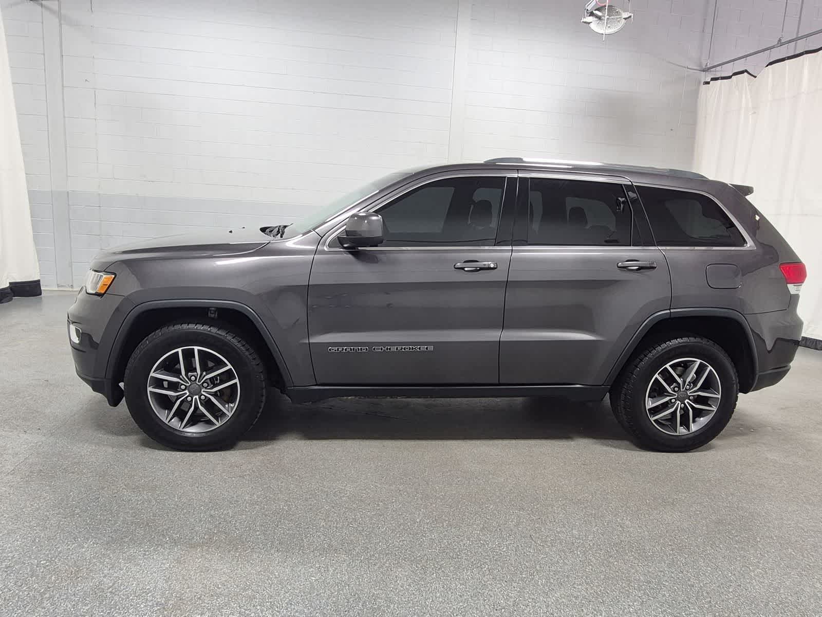 Thumbnail: 2019 Jeep Grand Cherokee - 10