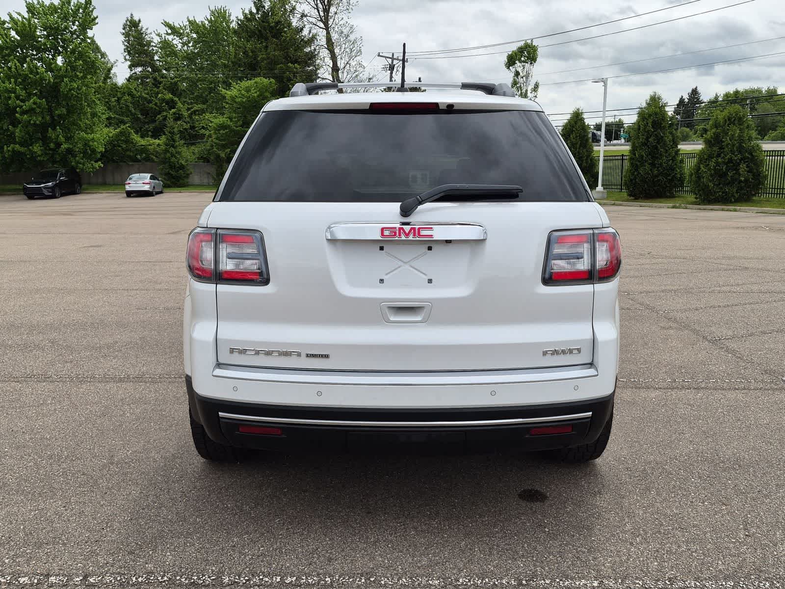 Thumbnail: 2017 GMC Acadia - 13