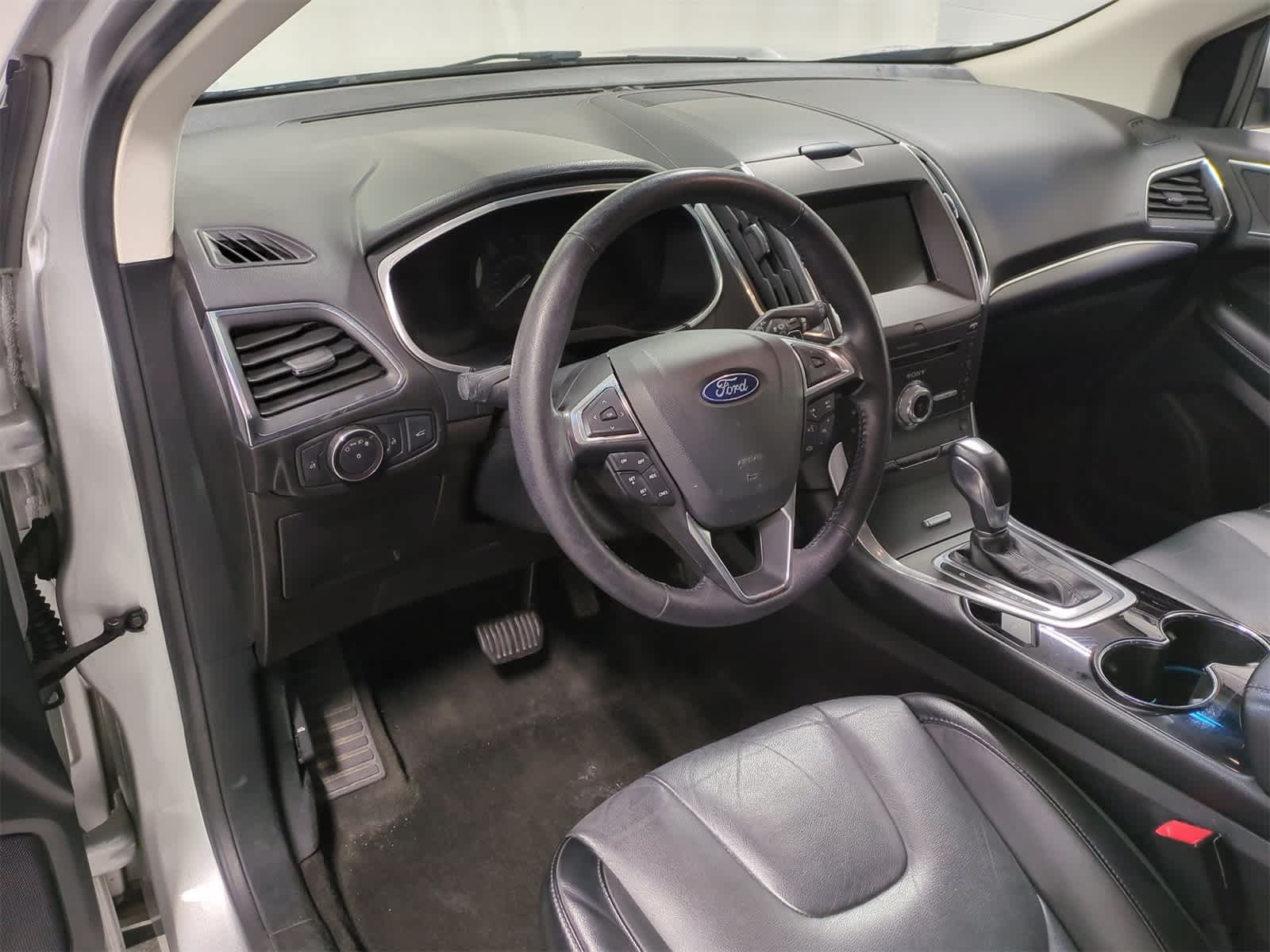 2018 Ford Edge Titanium 10