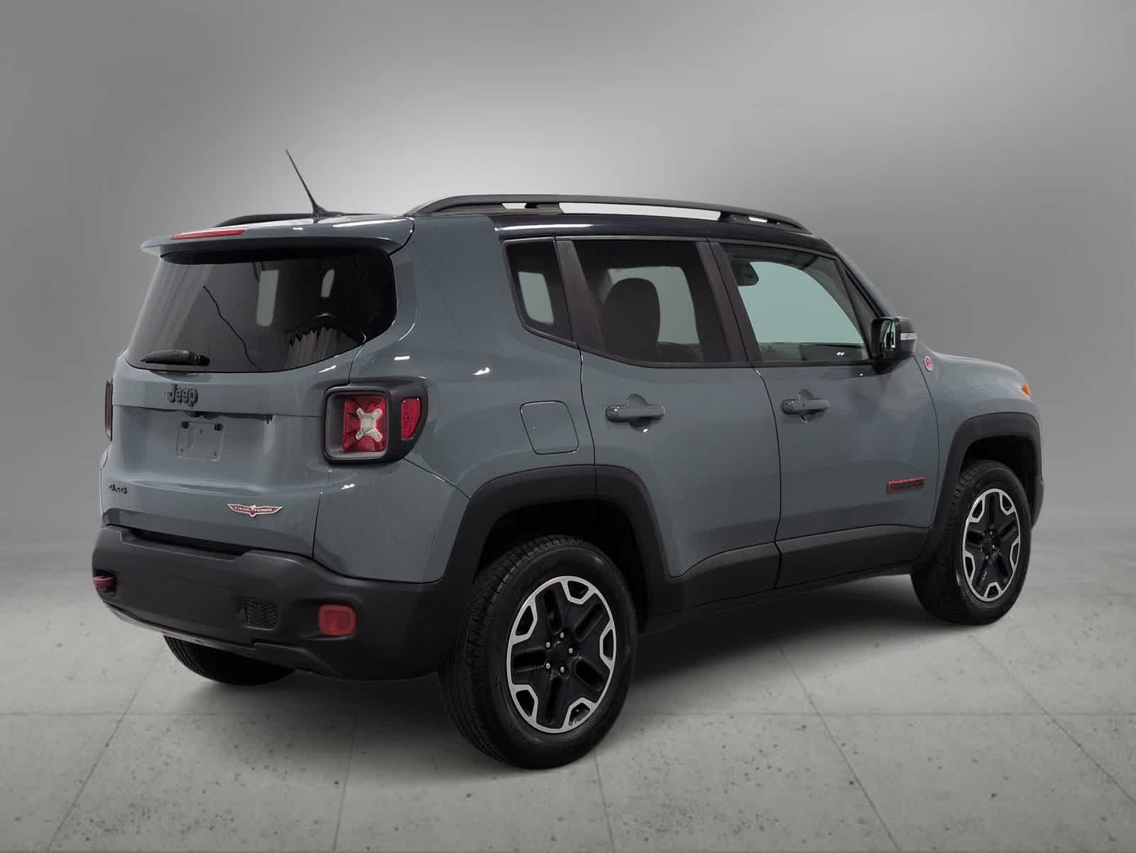 Thumbnail: 2017 Jeep Renegade - 8