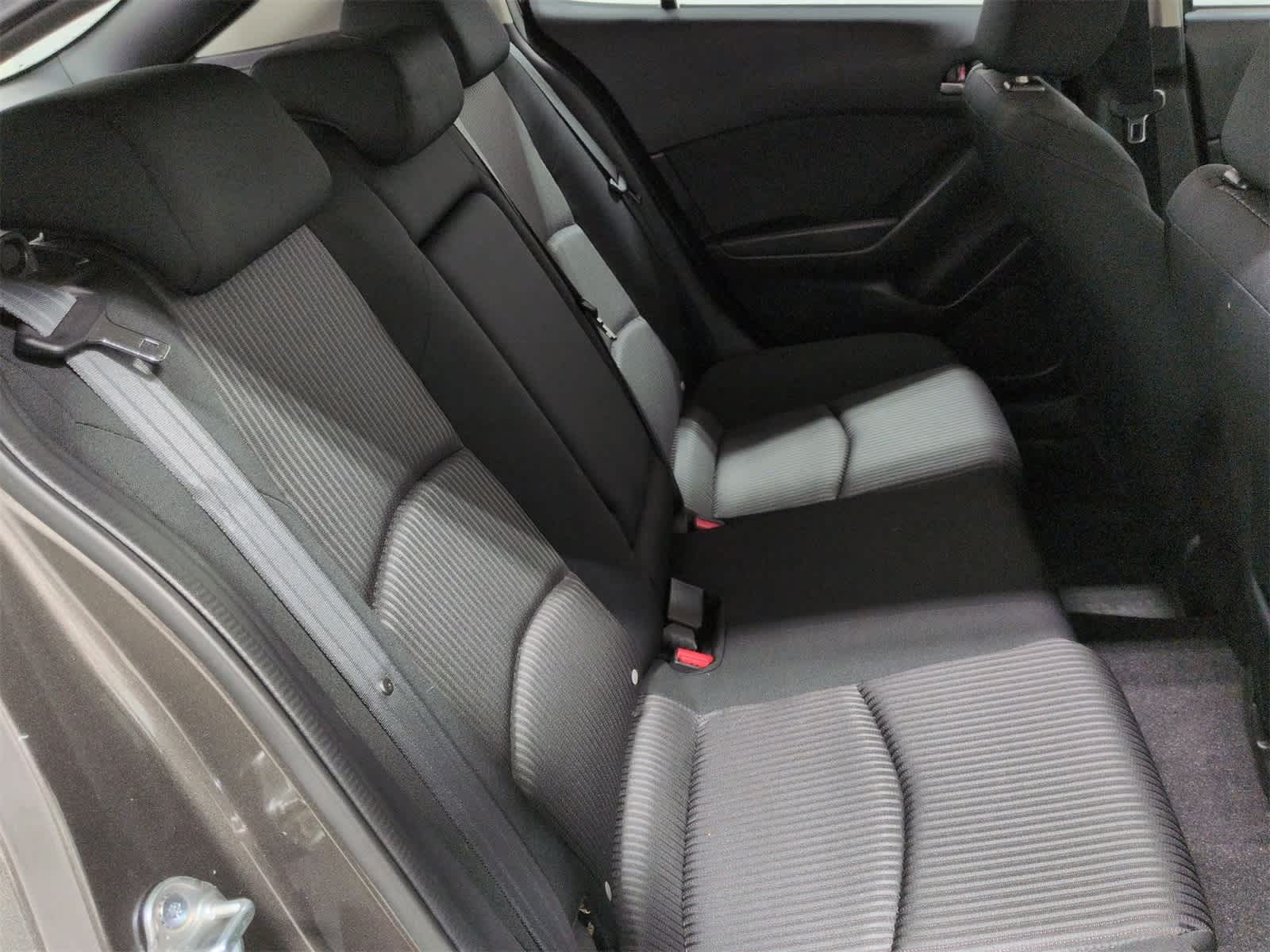 Thumbnail: 2016 Mazda Mazda3 - 21