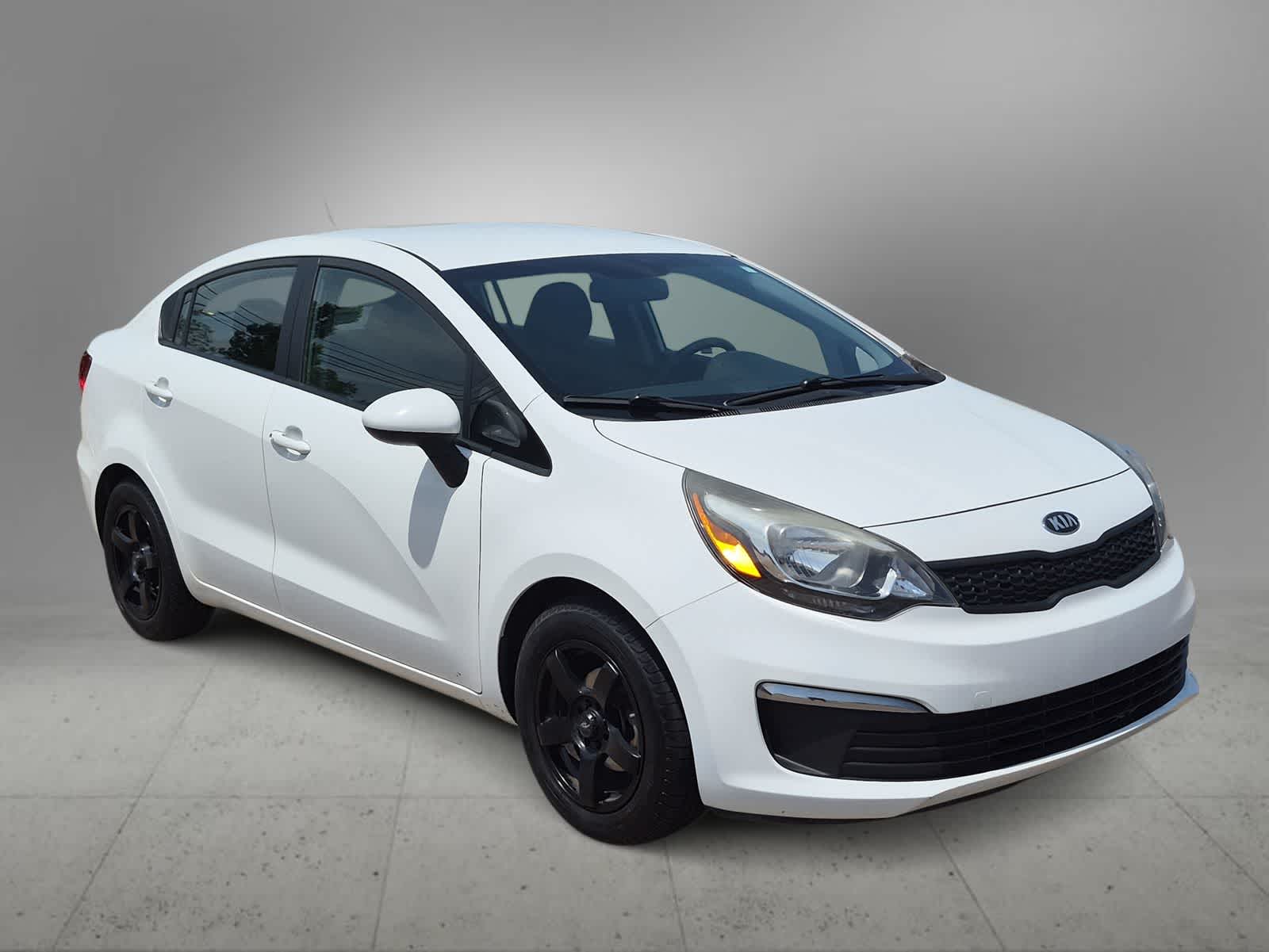 Thumbnail: 2016 Kia Rio - 2