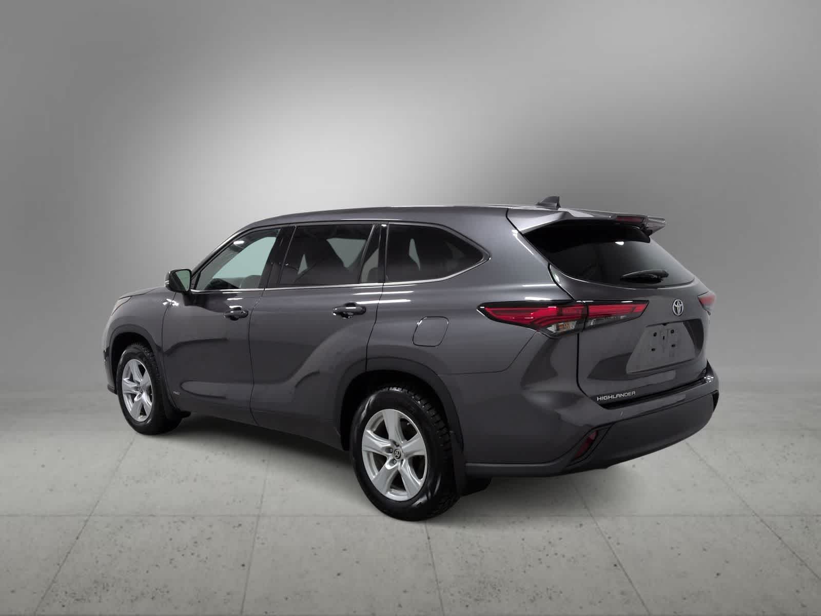 Thumbnail: 2022 Toyota Highlander - 6